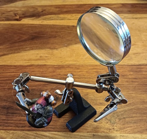 Magnifying glass stand with - 5x,