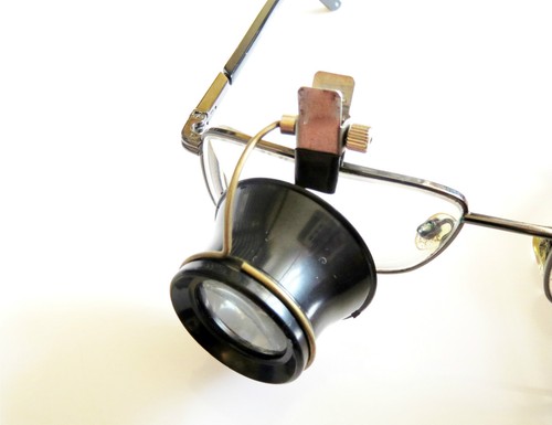 Magnifier clip on - magnifier,
