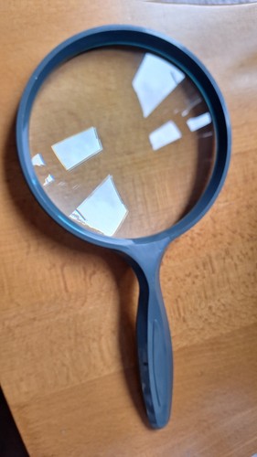 Magnifying glass for - ,